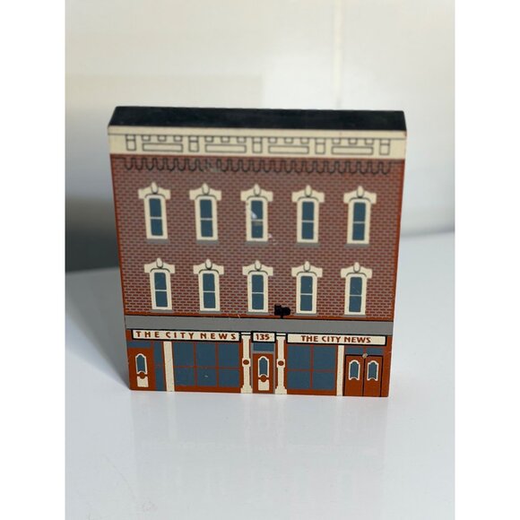 VTG 1992 Cats Meow The City News Series X Wooden Village Shelf Sitter Retired 5" - Picture 2 of 5